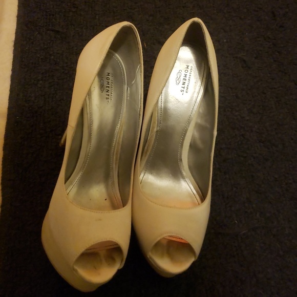 Heels - Picture 1 of 2